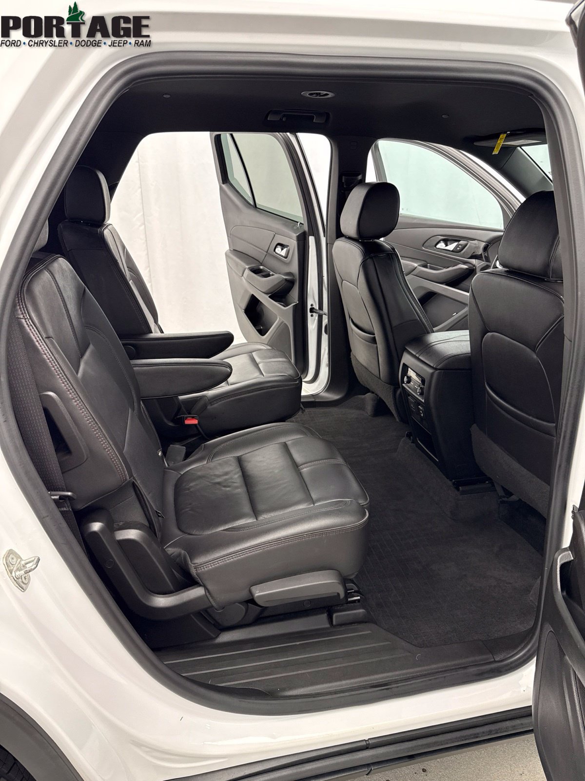 Used 2022 Chevrolet Traverse RS w/ LPO, Floor Liner Package AWD/4WD image 25