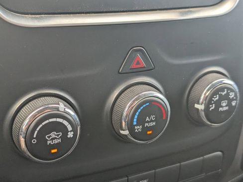 Used 2014 RAM 1500 Express AWD/4WD image 18