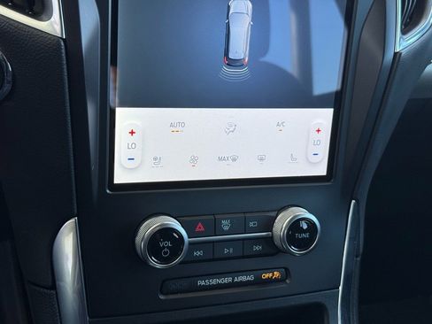 Used 2021 Ford Edge Titanium w/ Class II Trailer Tow Package image 32