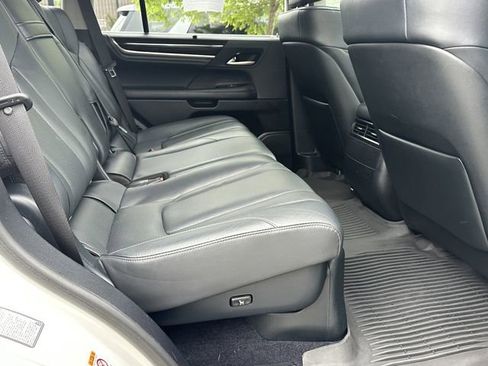 Used 2018 Lexus LX 570 4WD image 17