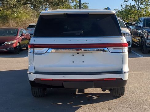 Used 2024 Lincoln Navigator Reserve image 4