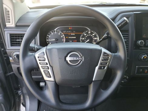 Used 2024 Nissan Titan SV AWD/4WD image 21