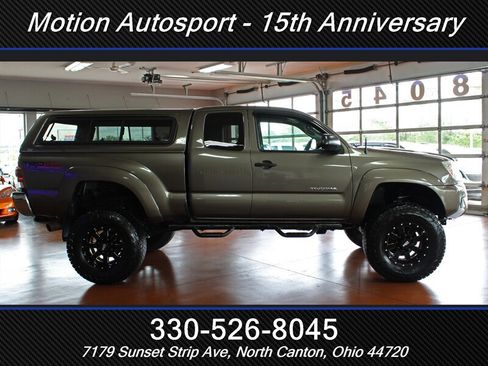 Used 2013 Toyota Tacoma 4x4 Access Cab V6 w/ SR5 Pkg image 11