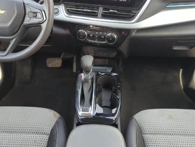 Used 2025 Chevrolet Trax LT FWD image 27