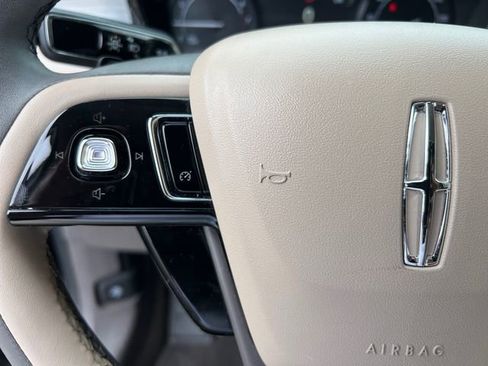 Certified 2022 Lincoln Corsair FWD image 31