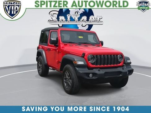 Used 2025 Jeep Wrangler Sport AWD/4WD image 2