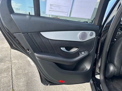 Used 2020 Mercedes-Benz GLC 300 GLC 300 image 25