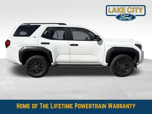 Used 2025 Toyota 4Runner SR5 AWD/4WD image 6