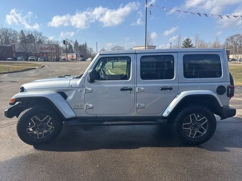 Certified 2024 Jeep Wrangler Sahara w/ Technology Group image 6