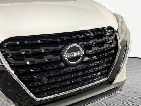 Used 2024 Nissan Kicks S FWD image 31