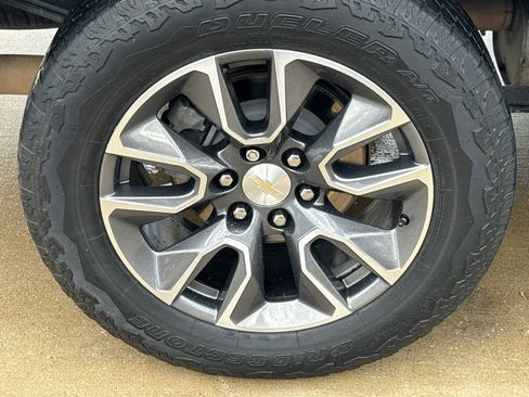 Used 2022 Chevrolet Silverado 1500 LT image 9