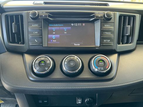 Used 2018 Toyota RAV4 LE w/ Carpet Mat Package FWD image 12