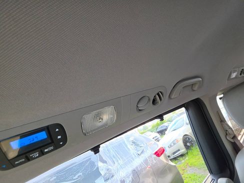 Used 2012 Honda Odyssey Touring Elite image 40