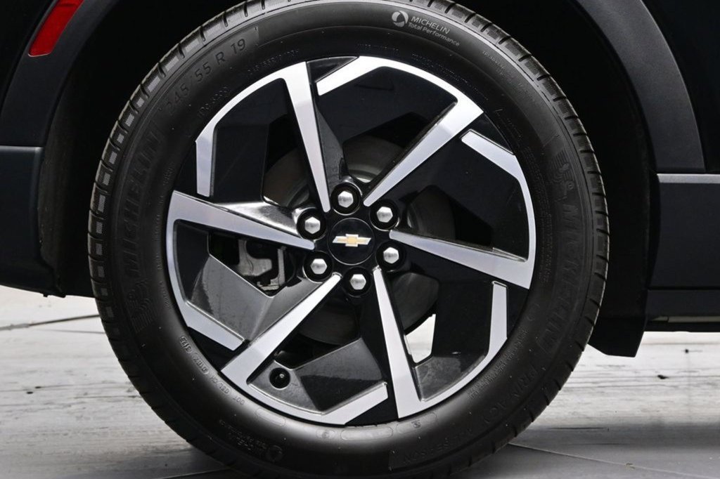 Used 2026 Chevrolet Equinox EV LT FWD image 47