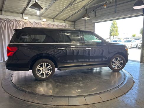 Used 2024 Ford Expedition Max Limited RWD image 4