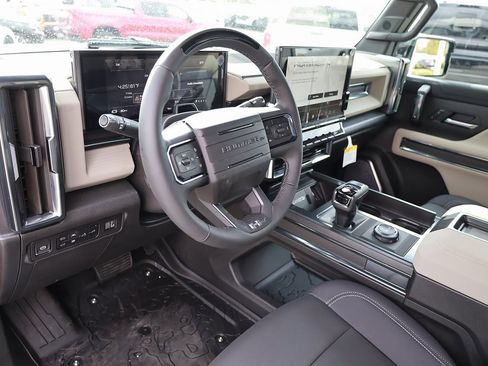 New 2026 GMC Hummer EV 4x4 Crew Cab image 12