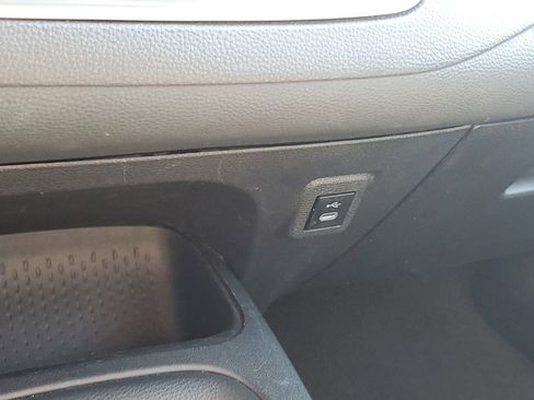 Used 2024 Toyota Corolla LE image 29