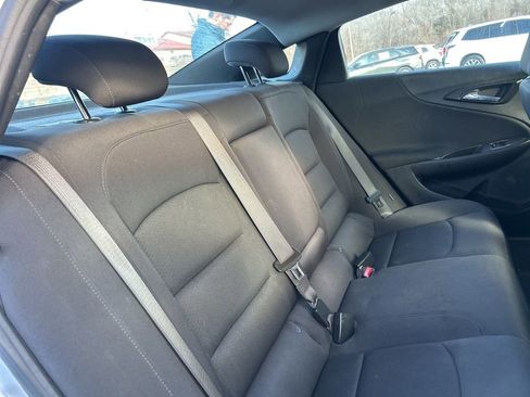 Used 2022 Chevrolet Malibu LT image 33