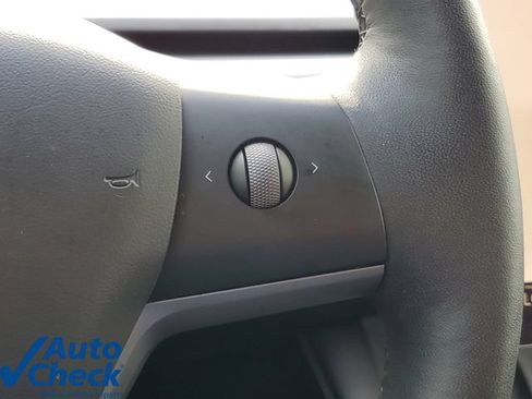 Used 2023 Tesla Model Y Long Range AWD/4WD image 18