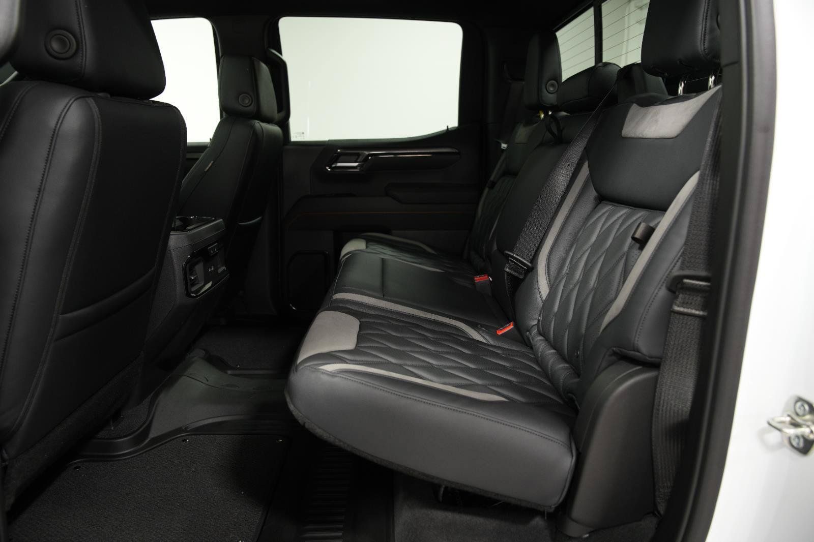 New 2026 GMC Sierra 1500 AT4 w/ AT4 Premium Package AWD/4WD image 22