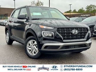 New 2026 Hyundai Venue SE video 1