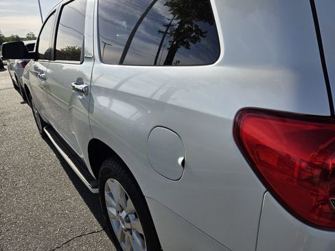 Used 2014 Toyota Sequoia Platinum AWD/4WD image 6