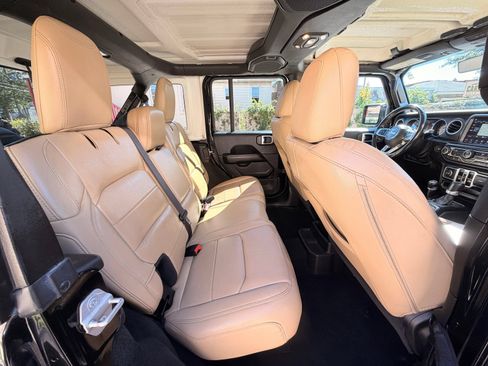 Used 2019 Jeep Wrangler Unlimited Sahara AWD/4WD image 20
