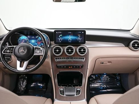 Used 2022 Mercedes-Benz GLC 300 4MATIC image 17