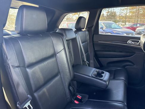 Used 2019 Jeep Grand Cherokee Limited image 16