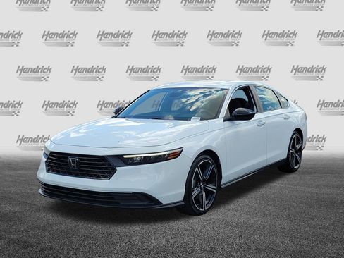 Used 2023 Honda Accord Sport image 3