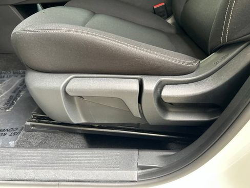 Used 2024 Nissan Rogue S AWD/4WD image 41