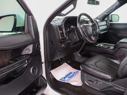Used 2021 Ford Expedition Limited RWD image 3