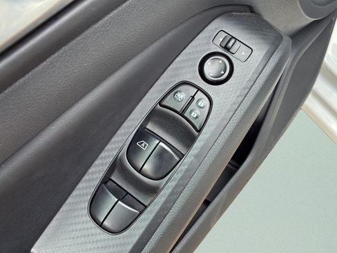Used 2025 Nissan Altima 2.5 SV FWD image 22