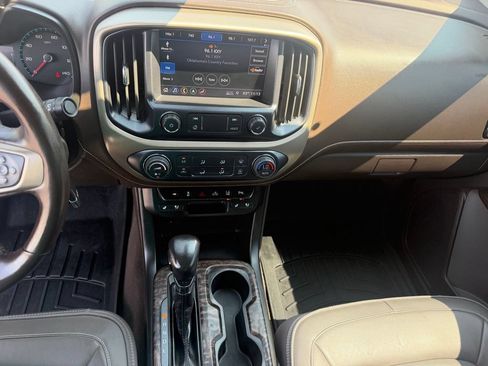 Used 2022 GMC Canyon Denali RWD image 32