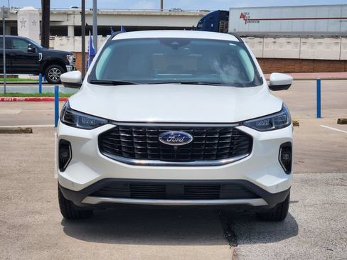 Used 2023 Ford Escape Platinum w/ Class II Trailer Tow Package AWD/4WD image 2