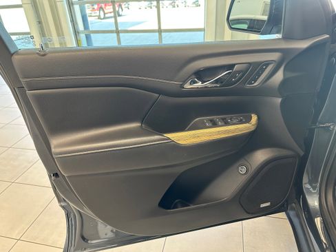 Used 2019 GMC Acadia Denali AWD/4WD image 11