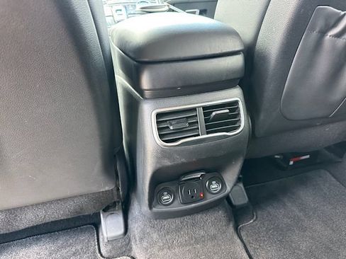 Used 2022 Hyundai Santa Fe Limited AWD/4WD image 17