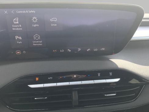 Certified 2026 Buick Enclave Sport Touring w/ Power Package image 20