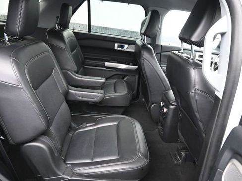 Used 2023 Ford Explorer Limited w/ Equipment Group 301A AWD/4WD image 8