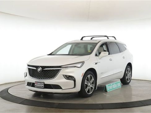 Used 2022 Buick Enclave Avenir w/ Avenir Technology Package AWD/4WD image 10