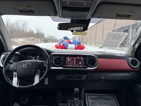 Used 2021 Toyota Tacoma SR5 image 17