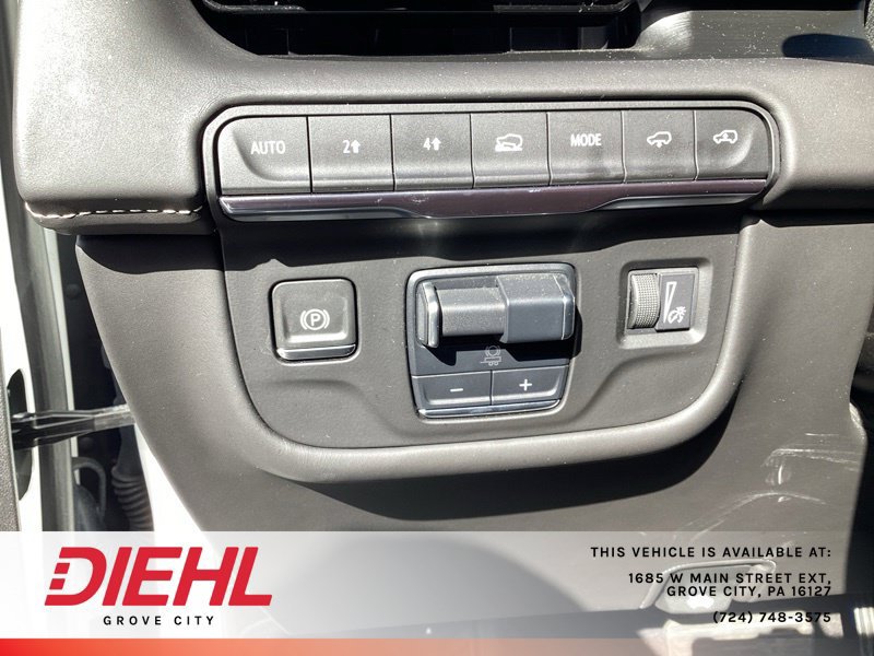 Used 2024 Cadillac Escalade Sport Platinum w/ LPO, ONYX Package AWD/4WD image 19