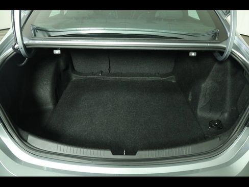 Used 2024 Chevrolet Malibu LT image 10