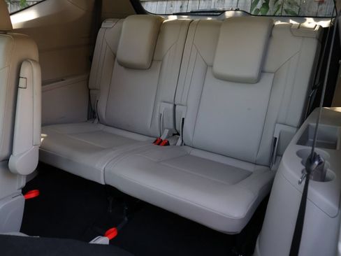 Used 2019 Volkswagen Atlas SE w/ Towing Package AWD/4WD image 11