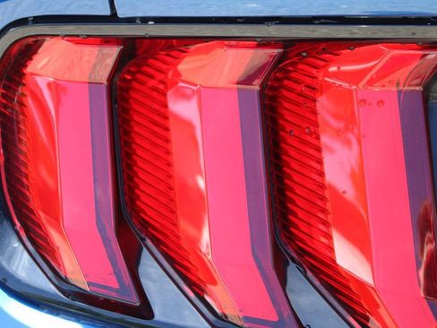 Used 2018 Ford Mustang Premium image 40