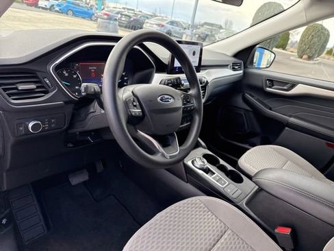 Used 2022 Ford Escape SE image 25