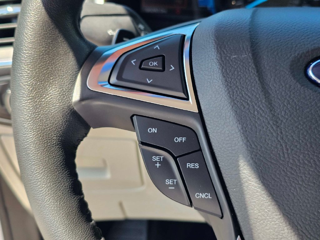 Used 2017 Ford Edge Titanium w/ Equipment Group 301A FWD image 22