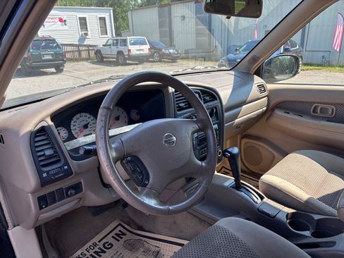 Used 2002 Nissan Pathfinder SE RWD image 12