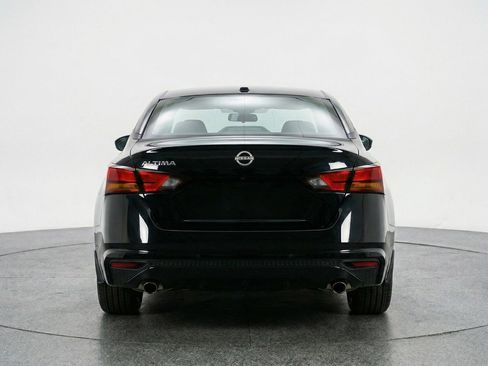 Used 2025 Nissan Altima 2.5 SV image 7