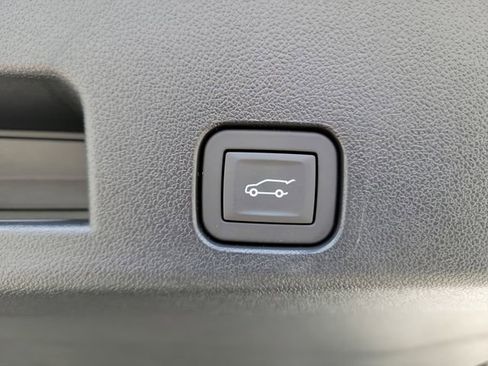 New 2026 Chevrolet Traverse Z71 w/ Enhanced Driving Package AWD/4WD image 9